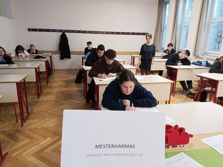 MESTERHÁRMAS ORSZÁGOS ANGOL VERSENY